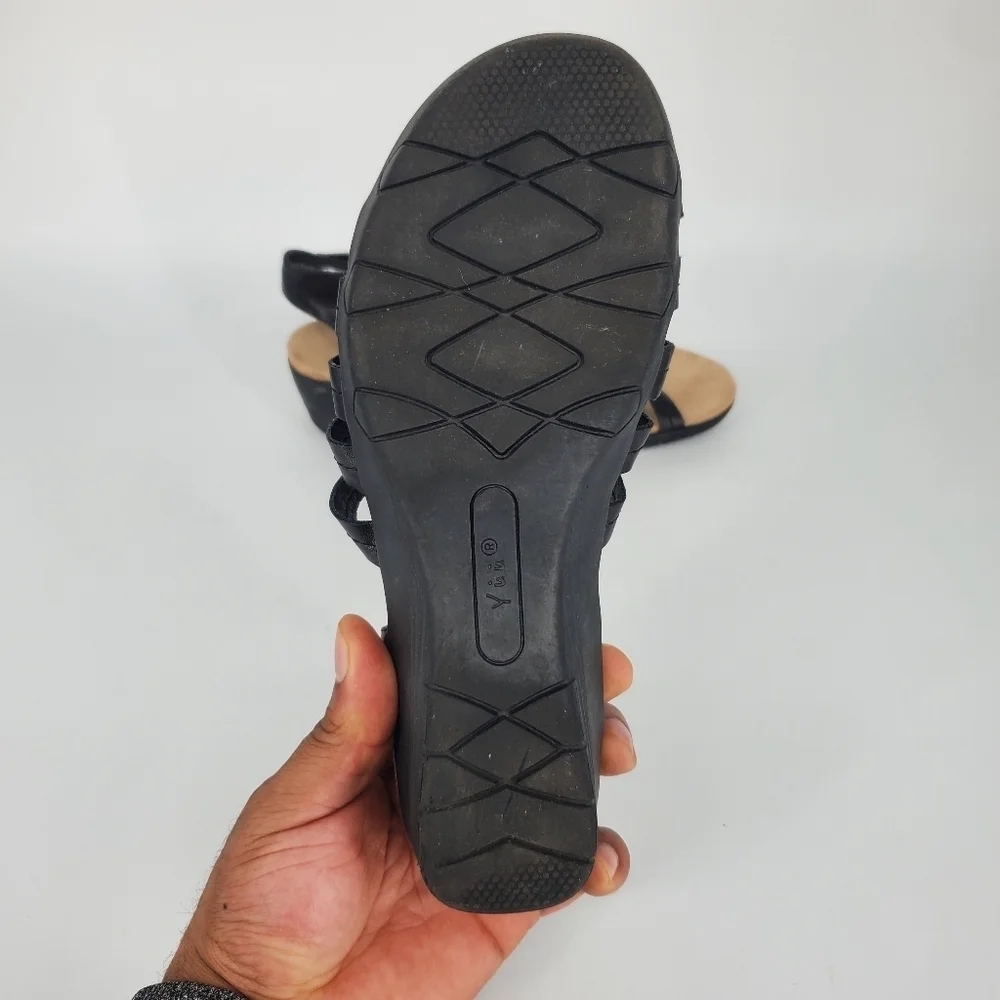 Yuu Hilly Memory Foam Black Woven Gladiator Sandals Low Wedge Women 9.5 M Shoes